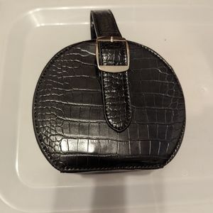 Round Cute Croc Bag small faux leather.